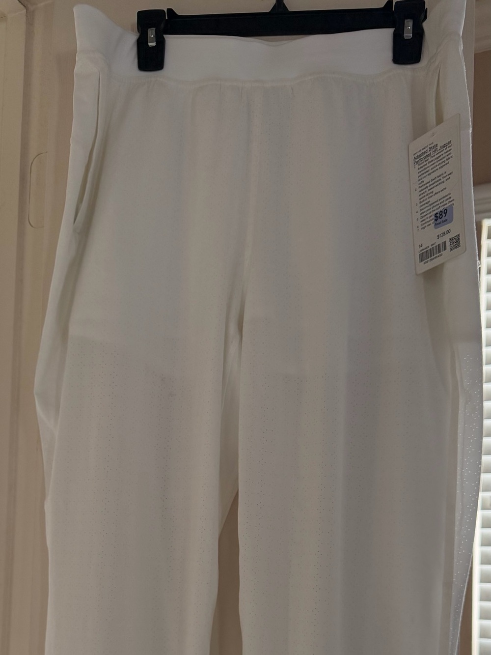 Women’s Lululemon White Jogger Size 14